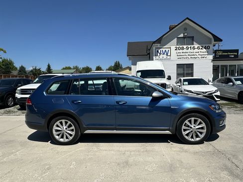 Used 2018 Volkswagen Golf Alltrack SE AWD/4WD image 23