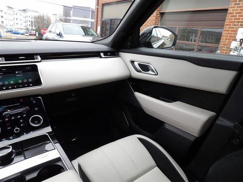 Used 2020 Land Rover Range Rover Velar R-Dynamic S image 16