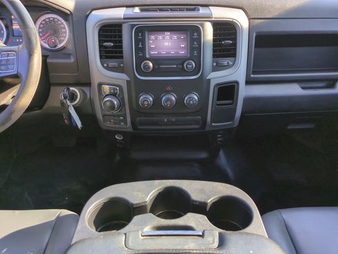 Used 2022 RAM 1500 Tradesman w/ Chrome Appearance Group AWD/4WD image 17