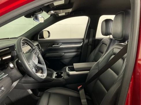 Used 2025 GMC Terrain Elevation w/ Elevation Premium Package FWD image 30