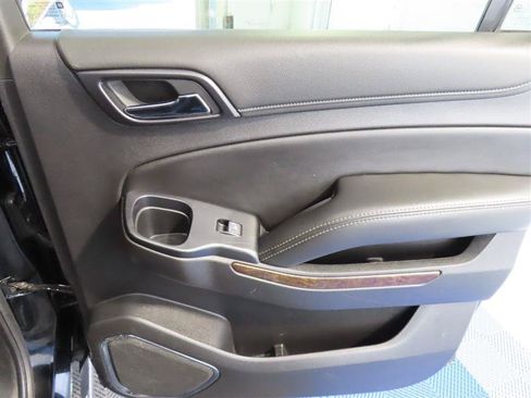 Used 2020 Chevrolet Suburban LT AWD/4WD image 28
