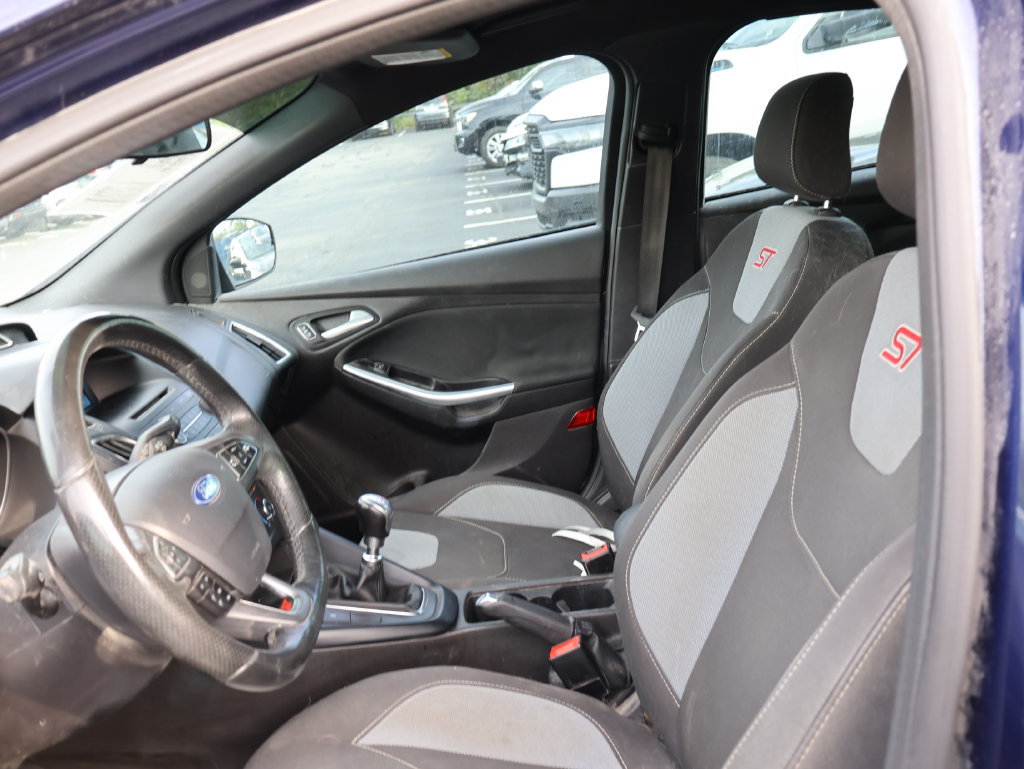 Used 2017 Ford Focus ST FWD image 11