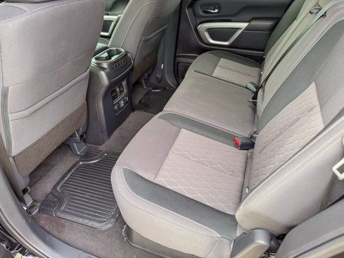 Used 2024 Nissan Titan SV w/ SV Convenience Package image 19