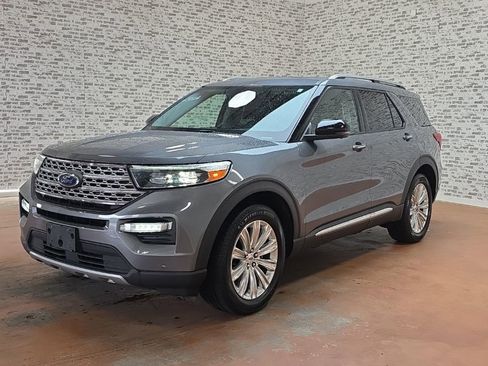 Used 2021 Ford Explorer Limited w/ Equipment Group 301A AWD/4WD image 3