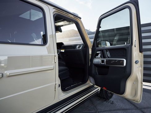 Used 2026 Mercedes-Benz G 63 AMG 4MATIC image 32