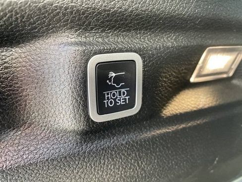 Used 2021 Jeep Grand Cherokee L Limited AWD/4WD image 22