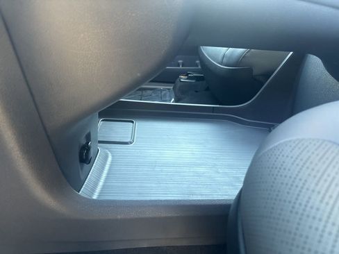 Used 2024 Toyota Sienna Limited AWD/4WD image 37