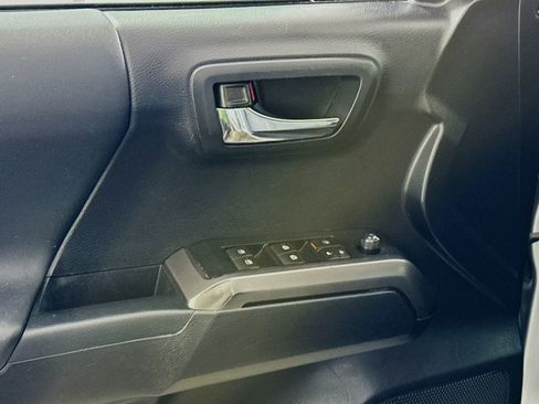 Certified 2019 Toyota Tacoma TRD Sport w/ Technology Package image 15