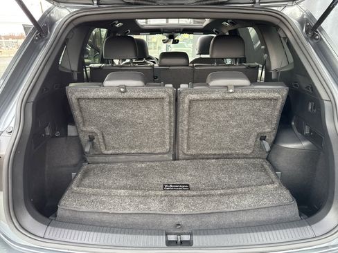 Used 2023 Volkswagen Tiguan SE R-Line image 24