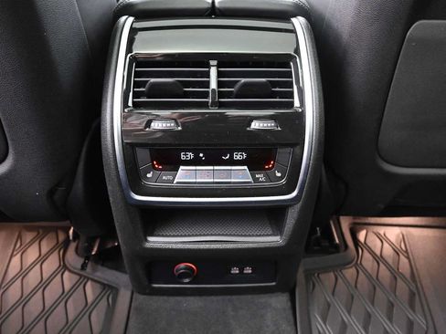 Used 2024 BMW X7 xDrive40i w/ Executive Package AWD/4WD image 15
