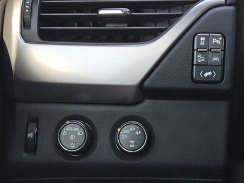 Used 2016 Chevrolet Tahoe LT image 30