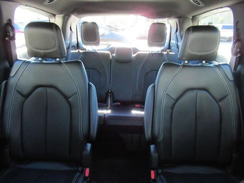 New 2026 Chrysler Pacifica Select FWD image 26