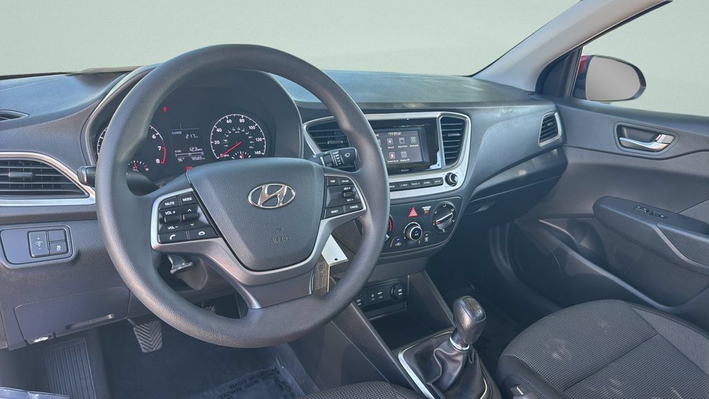 Used 2019 Hyundai Accent SE FWD image 25