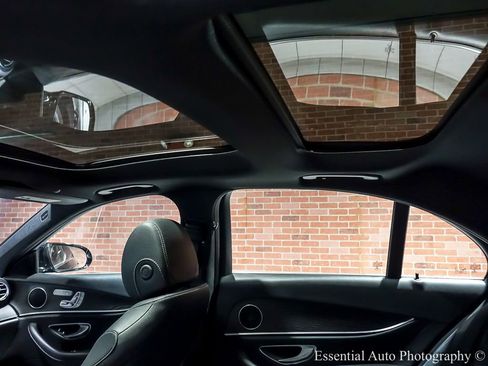 Used 2022 Mercedes-Benz E 450 4MATIC Sedan image 16