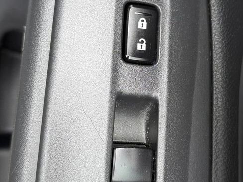 Used 2015 Mitsubishi Outlander ES FWD image 34