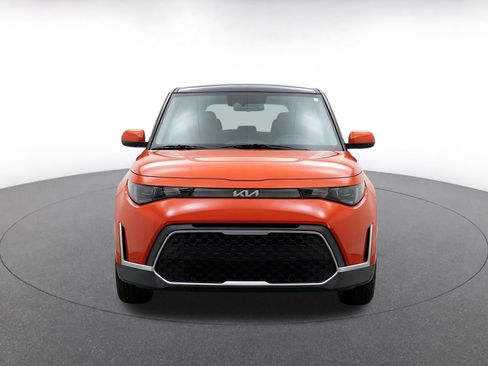 Used 2025 Kia Soul LX w/ LX Technology Package FWD image 2
