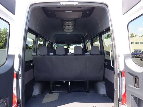 Used 2025 Mercedes-Benz Sprinter 2500 image 18