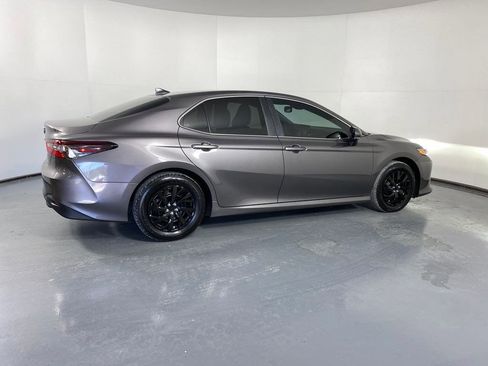 Used 2024 Toyota Camry LE image 6