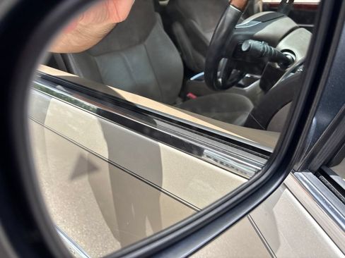 Used 2014 Chrysler Town & Country Limited FWD image 25