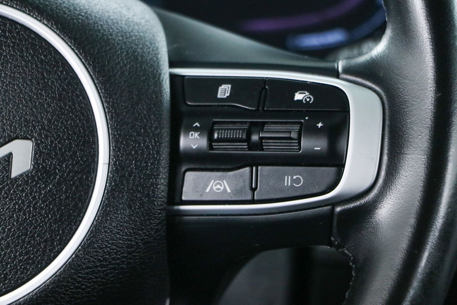 Used 2023 Kia Sportage EX FWD image 14
