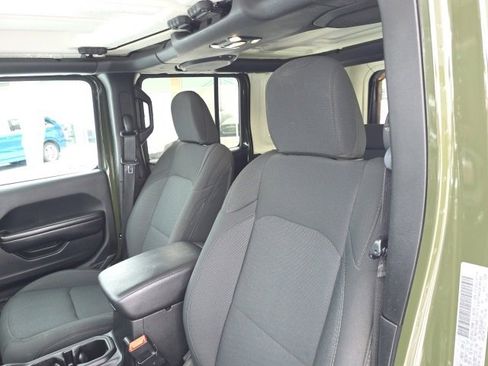 Used 2020 Jeep Wrangler Unlimited Sport S image 12