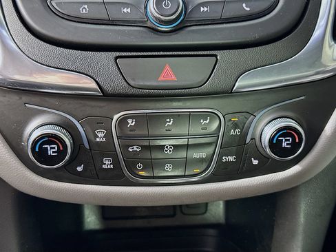 Used 2021 Chevrolet Equinox LT FWD image 15
