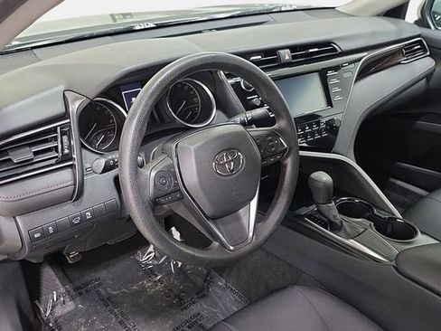 Used 2019 Toyota Camry LE w/ Convenience Package FWD image 16