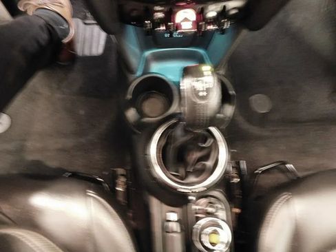 Used 2015 MINI Cooper 4-Door Hardtop image 27