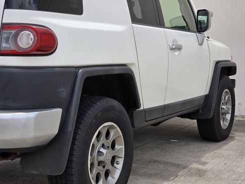 Used 2013 Toyota FJ Cruiser 4WD w/ Upgrade Pkg image 39