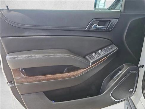 Used 2019 Chevrolet Suburban LT image 11