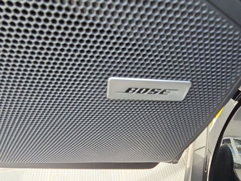 Used 2023 Porsche Cayenne Platinum Edition image 6