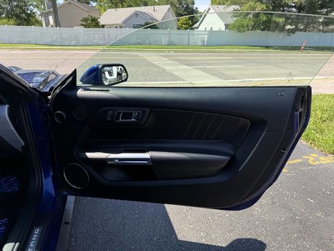 Used 2016 Ford Mustang Premium RWD image 9