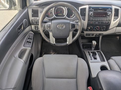 Used 2012 Toyota Tacoma PreRunner image 17