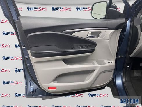 Used 2020 Honda Pilot EX image 9