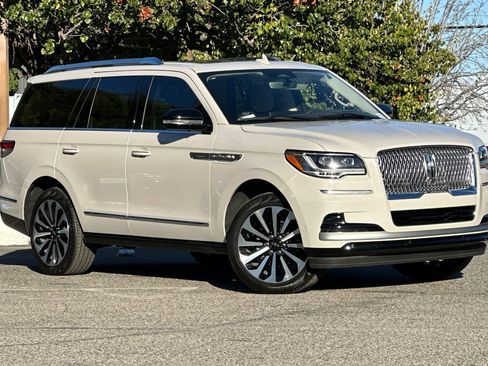 Certified 2024 Lincoln Navigator Reserve image 2