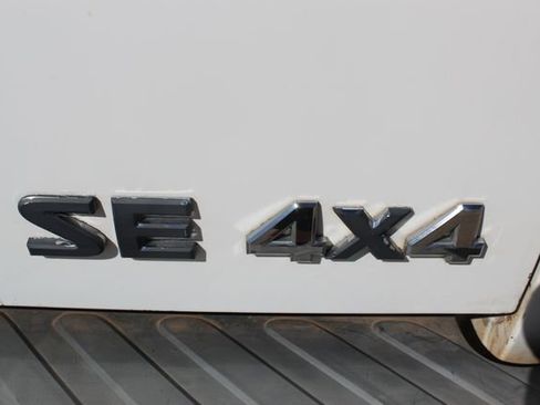 Used 2005 Nissan Frontier SE image 21