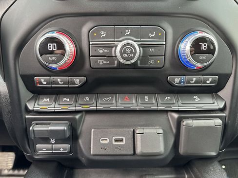 Used 2021 GMC Sierra 1500 AT4 w/ AT4 Premium Package image 19