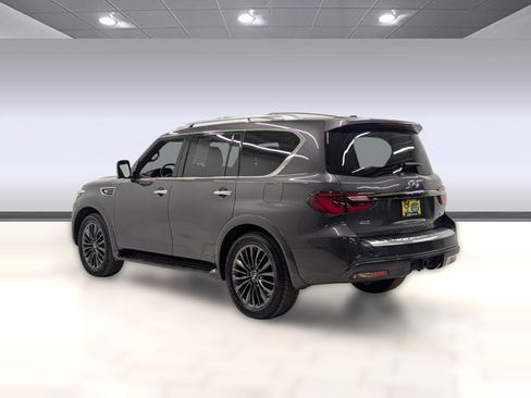 Used 2024 INFINITI QX80 Sensory AWD/4WD image 2
