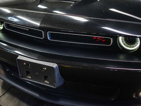 Used 2019 Dodge Challenger R/T image 8
