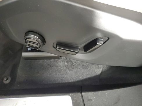 New 2026 Volvo XC90 T8 Plus w/ Protection Package Premier image 22