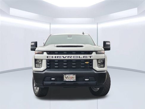 Used 2022 Chevrolet Silverado 2500 Custom w/ Custom Value Package AWD/4WD image 3