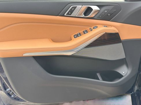 New 2026 BMW X5 xDrive50e image 21