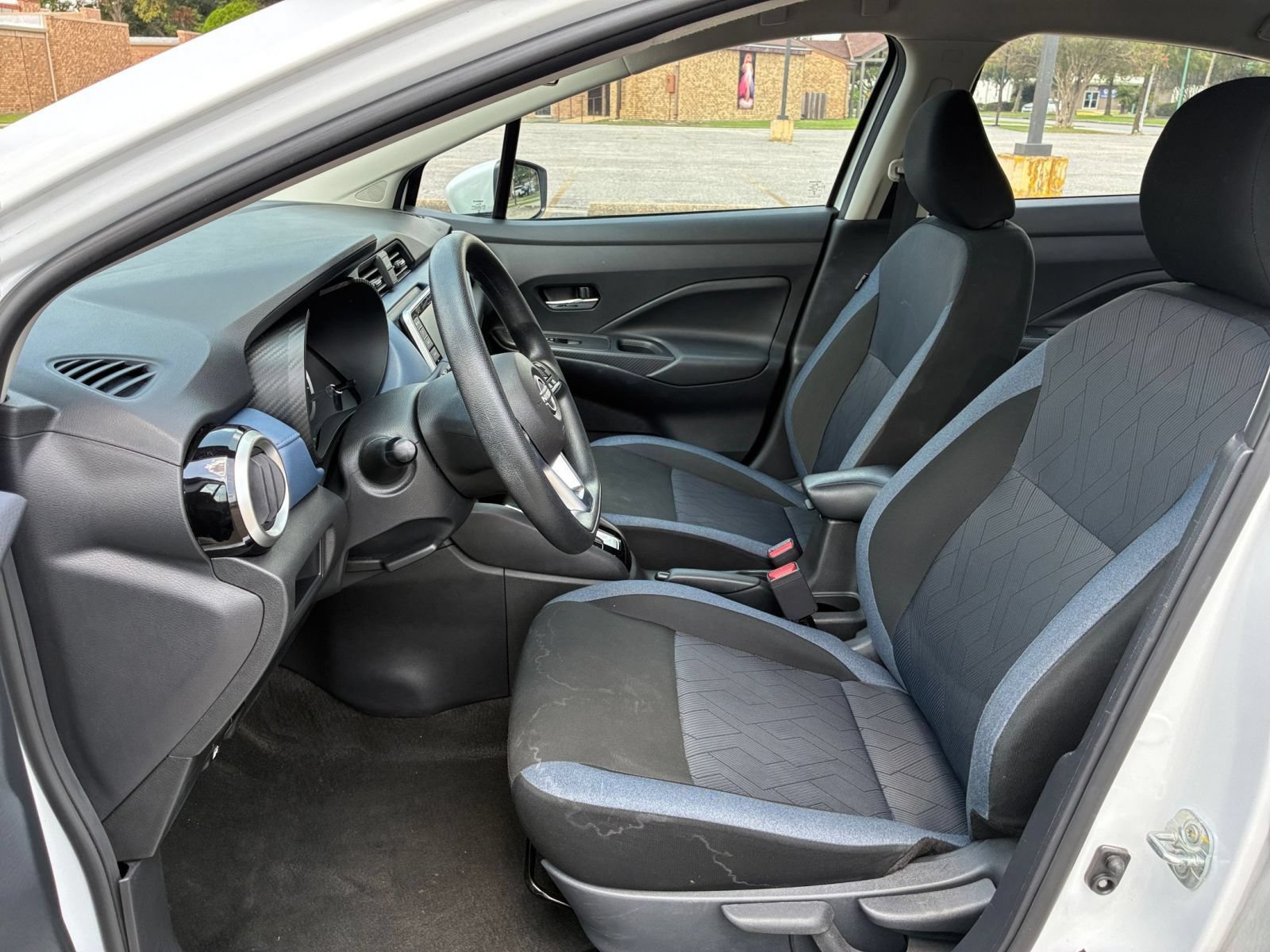Used 2025 Nissan Versa SV FWD image 24