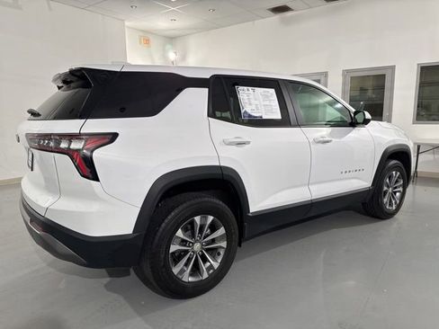 Used 2025 Chevrolet Equinox LT w/ Safety and Technology Package FWD image 14