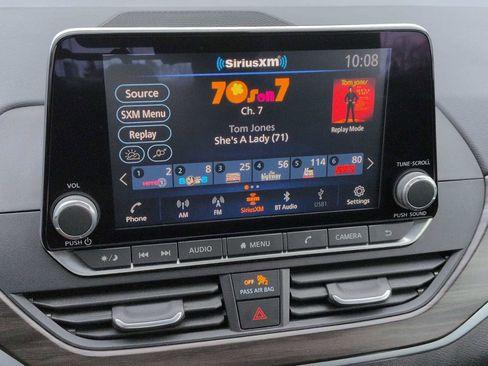 Used 2025 Nissan Altima 2.5 SV FWD image 27