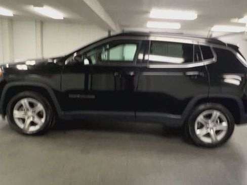 Used 2024 Jeep Compass Latitude AWD/4WD image 5