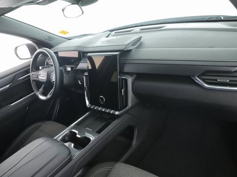 Used 2025 GMC Acadia Elevation image 31