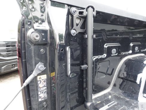 Used 2023 GMC Sierra 1500 Elevation w/ X31 Off-Road Package AWD/4WD image 27