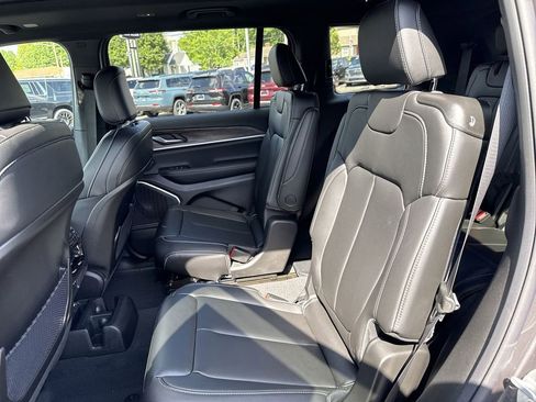 New 2026 Jeep Grand Cherokee L Limited AWD/4WD image 21