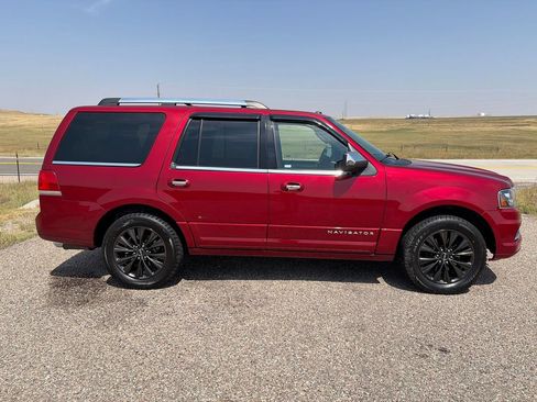 Used 2015 Lincoln Navigator 4WD image 6